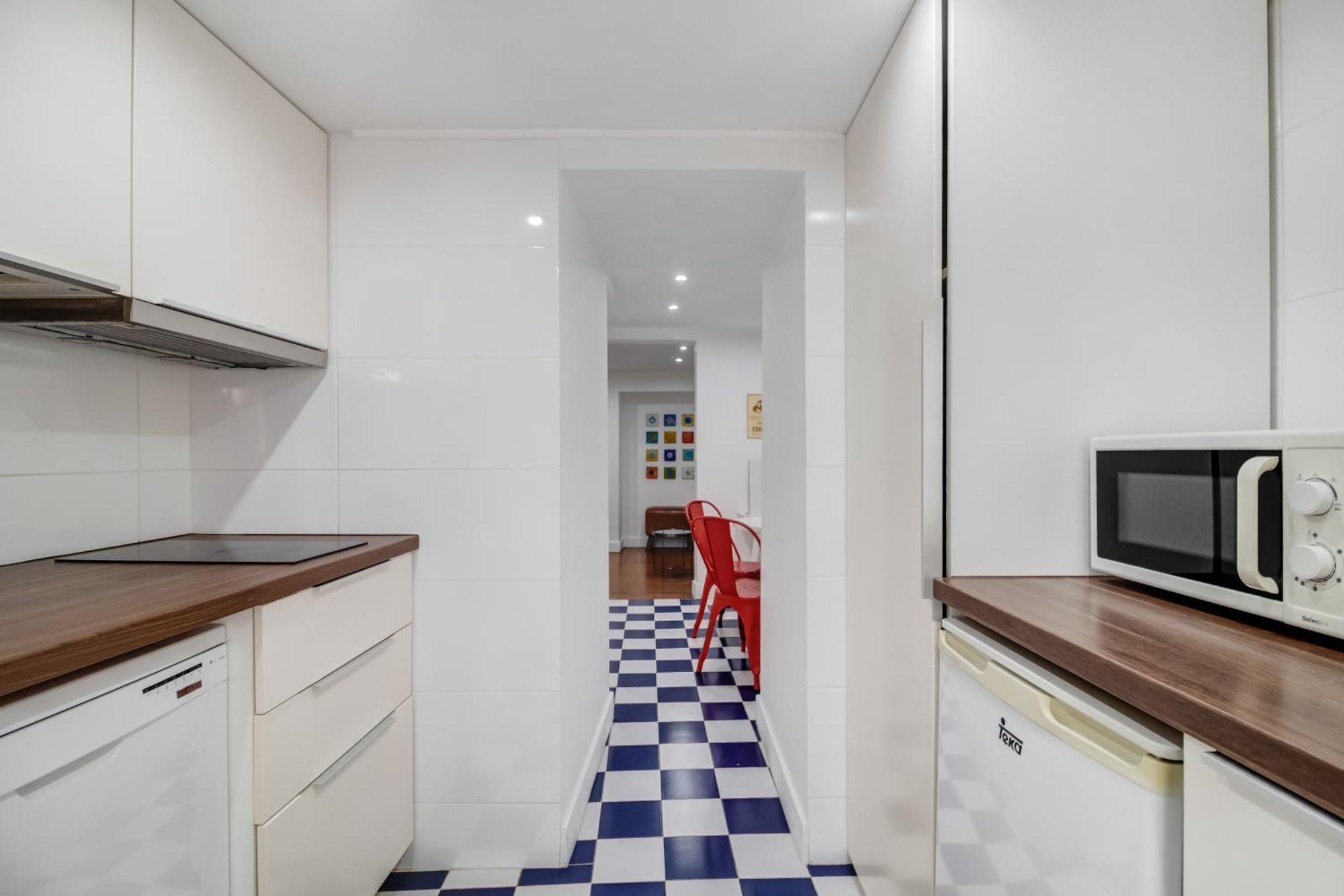 Apartment In The Heart Of *