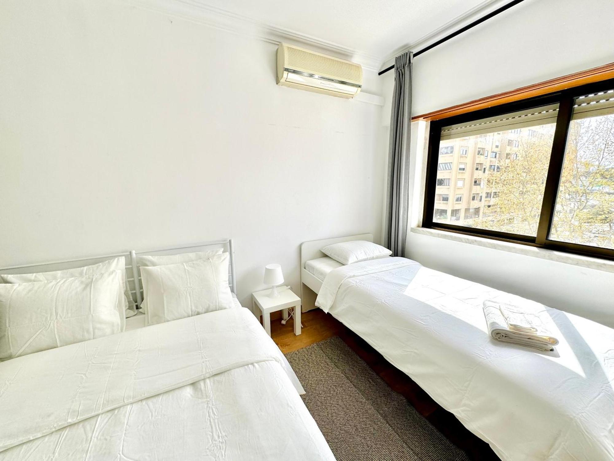 Guest house Parque Nacoes Paradise *