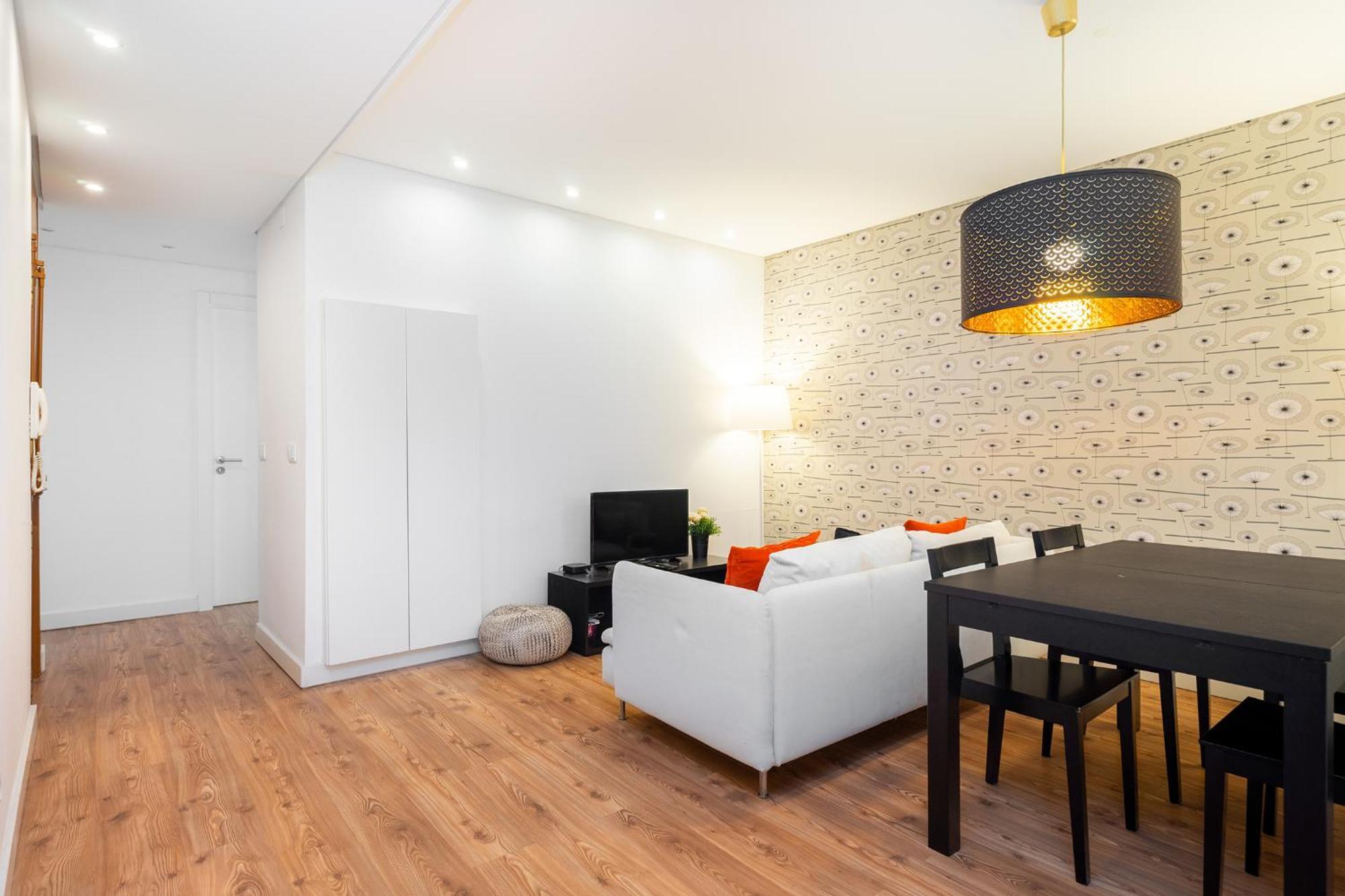 Whome Oasis Extravaganza: Lisbon's Supreme Retreat Lisboa