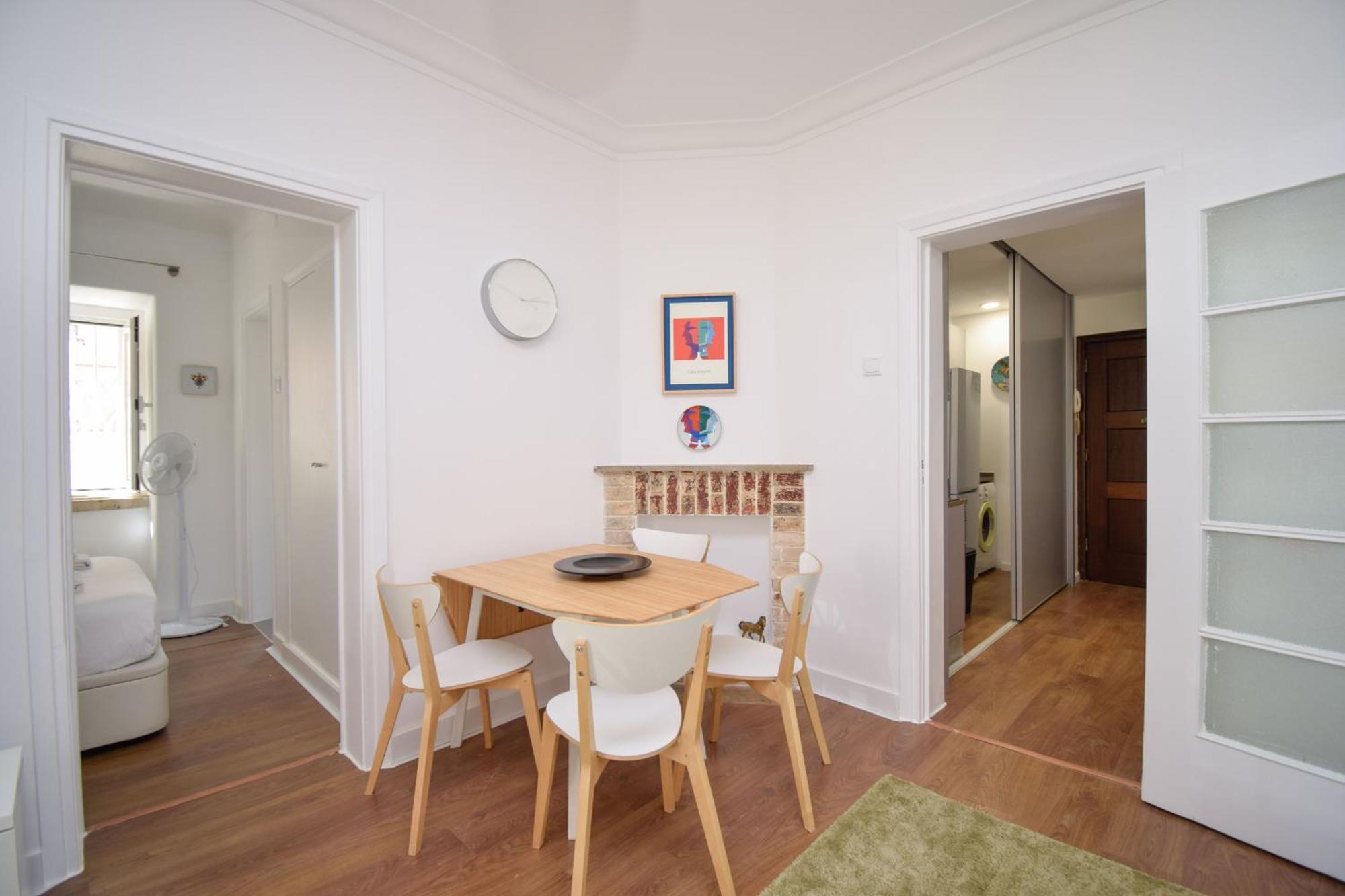Apartment Charming Near Metro Lisbon