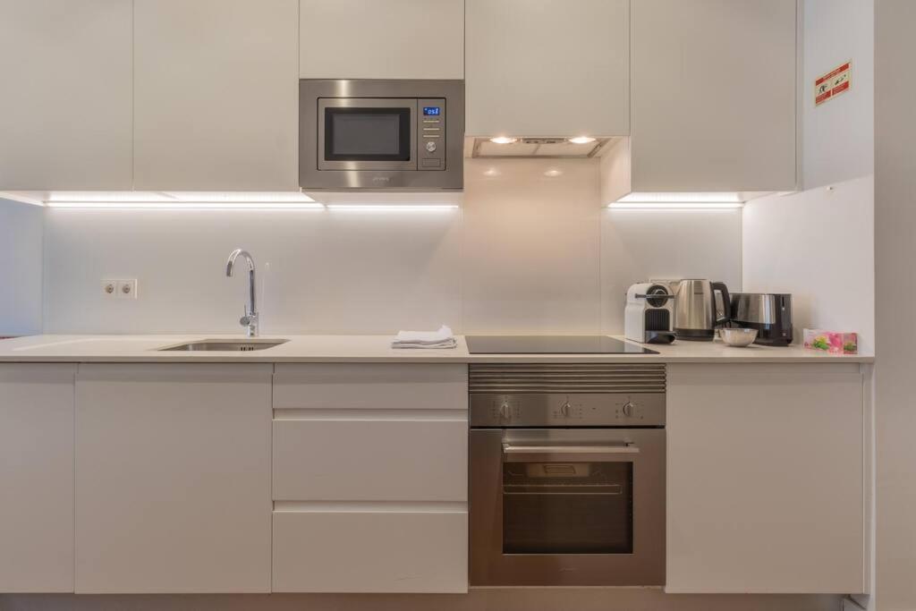 Self Check-in, 3br, Ac/heating & Breakfast Terrace Apartment *