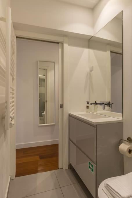 Apartment Self Check-in, 3br, Ac/heating & Breakfast Terrace