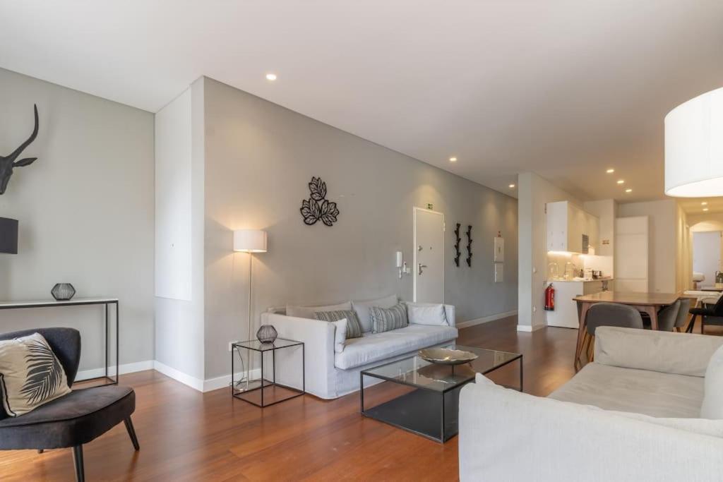 Apartment Self Check-in, 3br, Ac/heating & Breakfast Terrace Lisbon