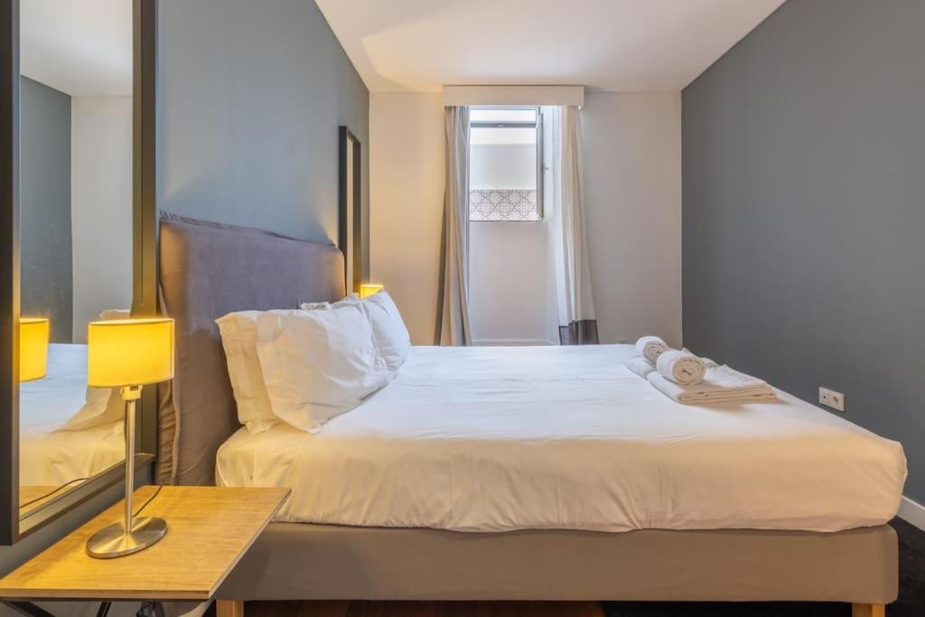 Self Check-in, 3br, Ac/heating & Breakfast Terrace Apartment *