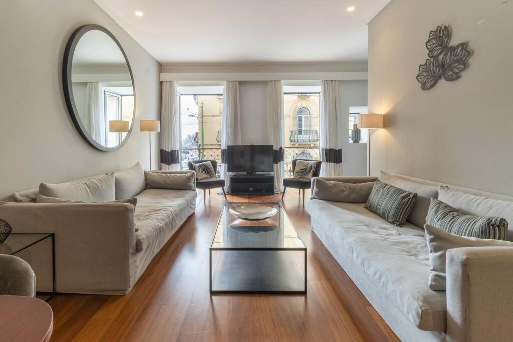 Apartment Self Check-in, 3br, Ac/heating & Breakfast Terrace Lisbon