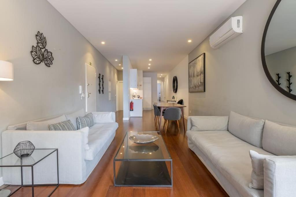Self Check-in, 3br, Ac/heating & Breakfast Terrace Apartment Lisbon