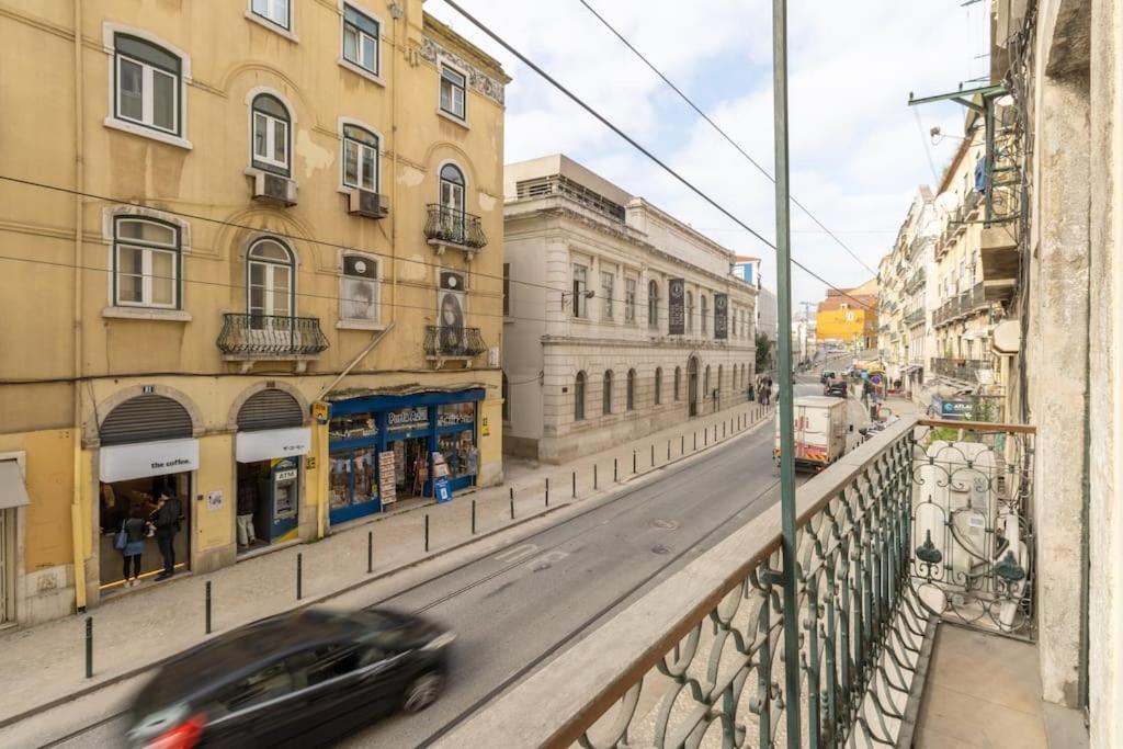 Apartment Self Check-in, 3br, Ac/heating & Breakfast Terrace *