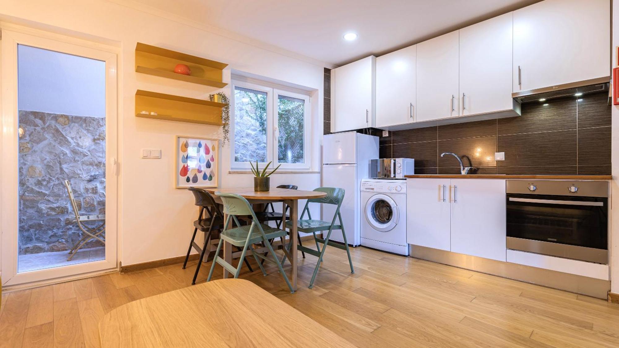 Cute In City Center By Lovelystay Apartment