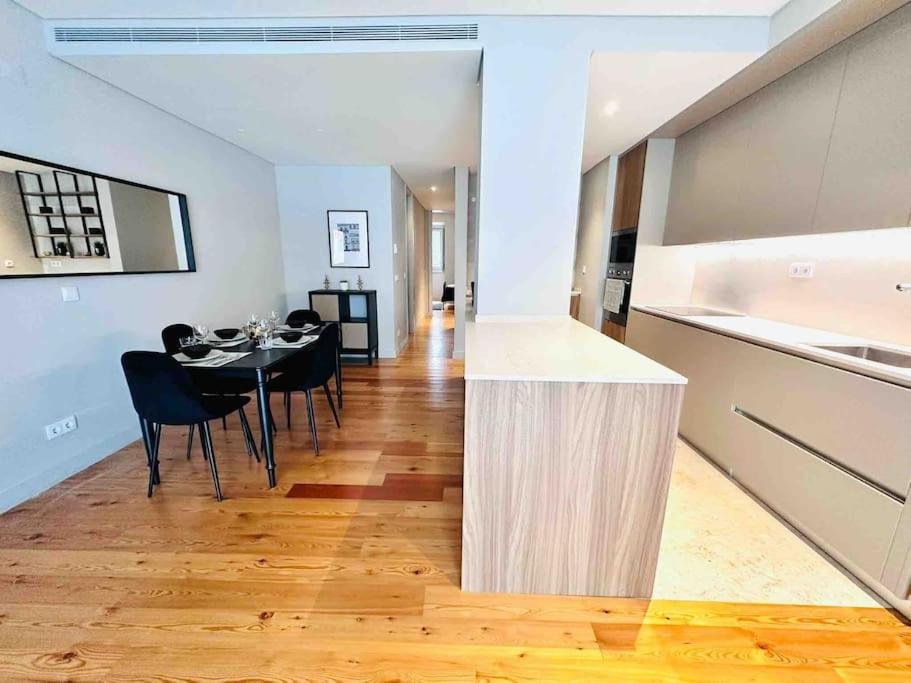 Marques De Pombal Flat A Great Locations Center *