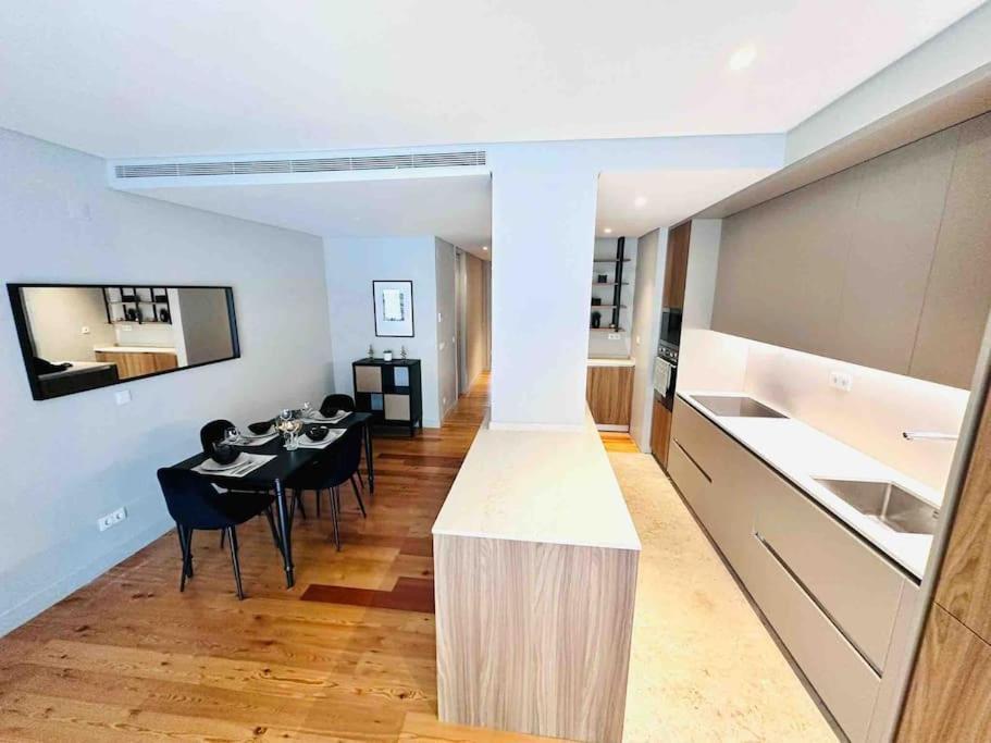 Marques De Pombal Flat A Great Locations Center