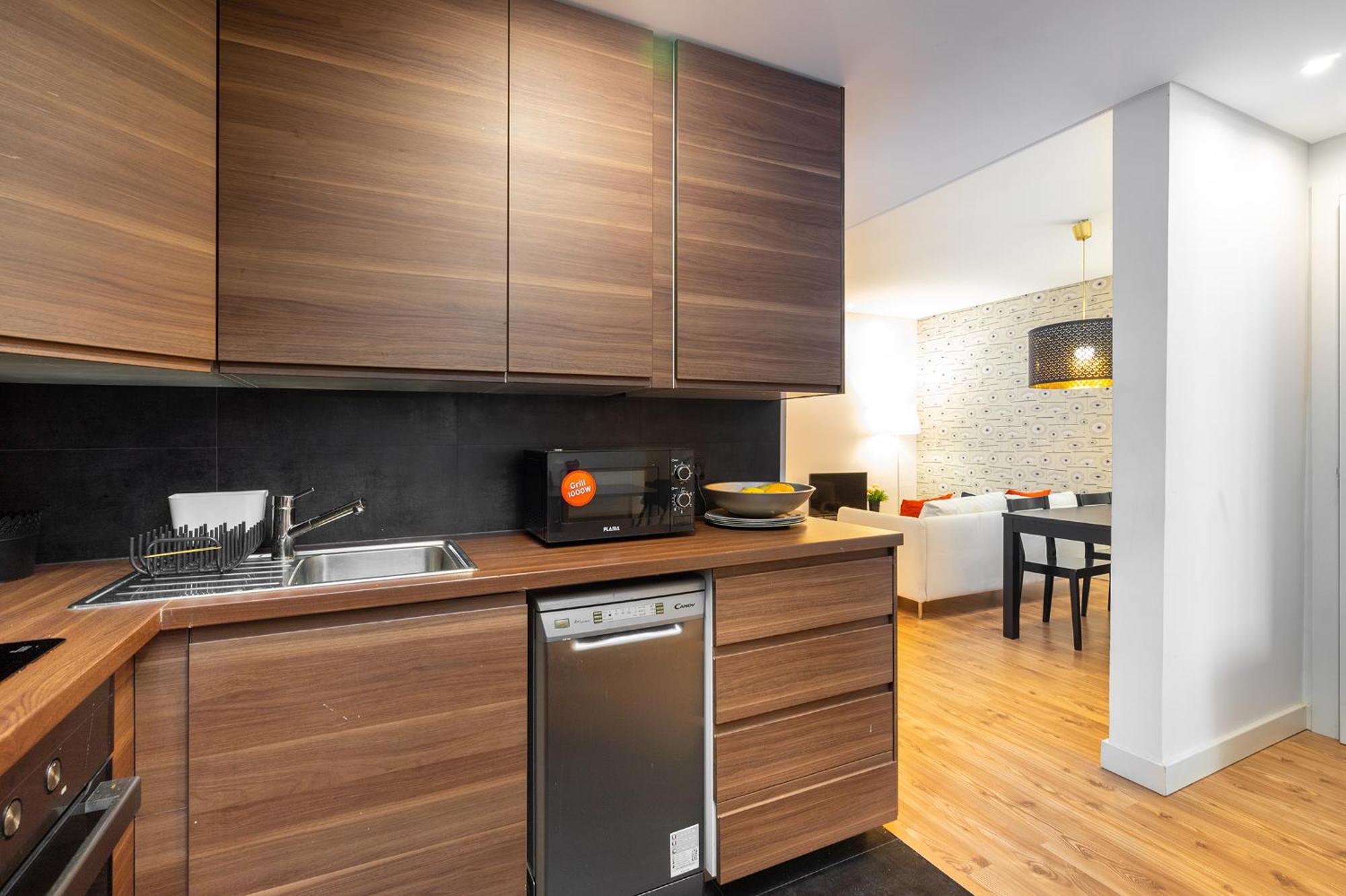 Whome Oasis Extravaganza: Lisbon's Supreme Retreat Apartamento