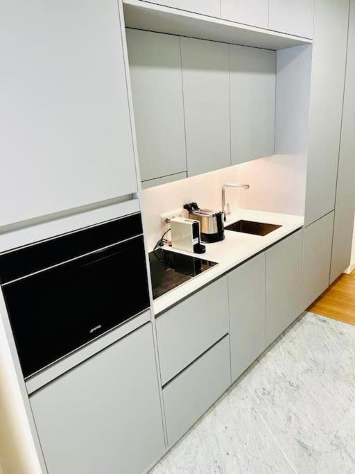 Apartment Crespo High Class Next To Saldanha Lisbon
