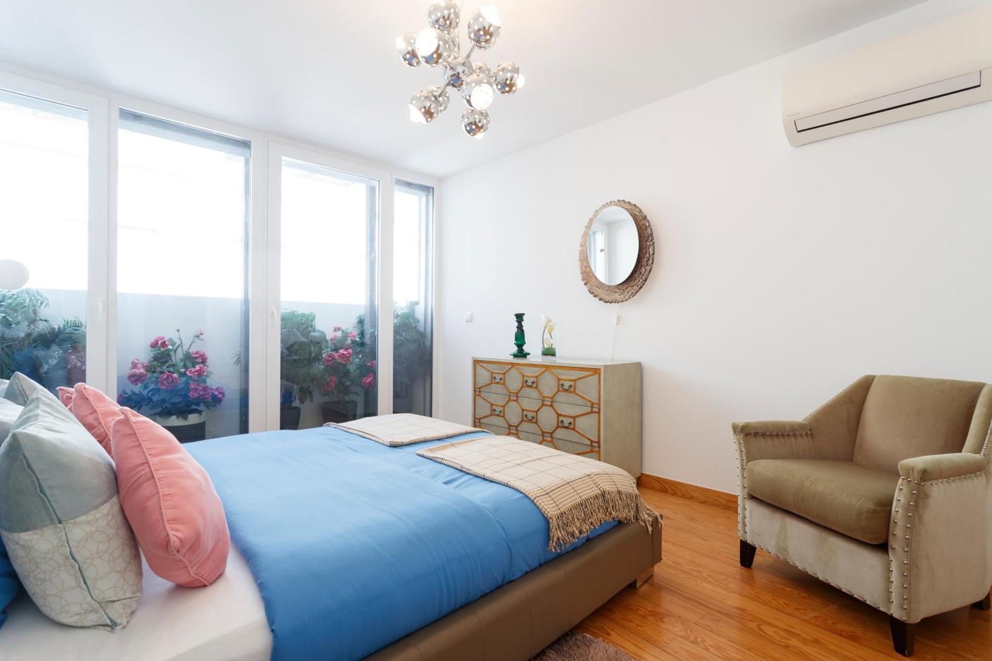 Barbadinhos In Historic Neighborhood Apartment