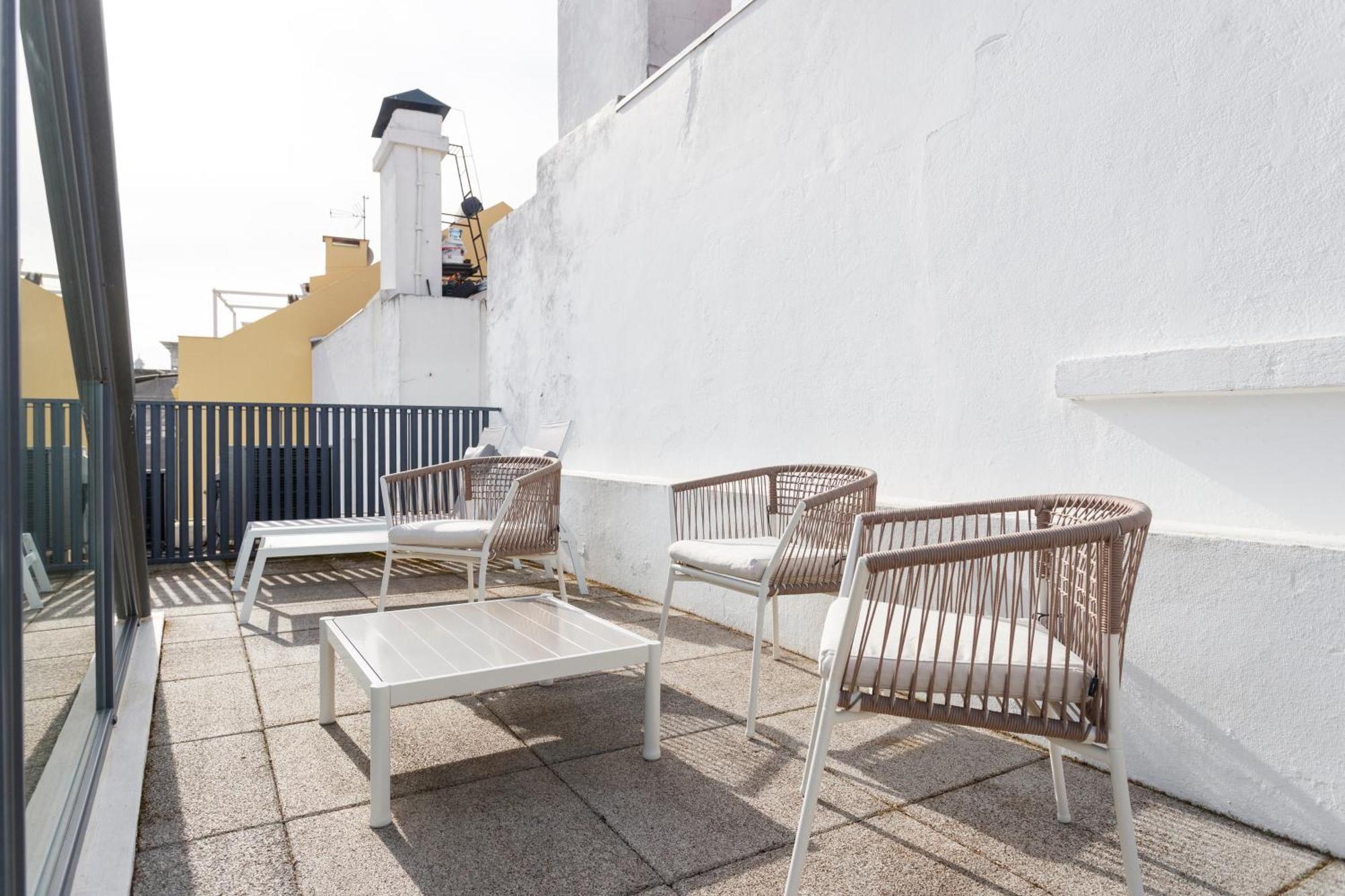 Barbadinhos In Historic Neighborhood Lisbon