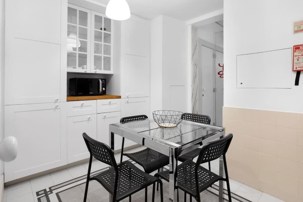 Cozy In Heart Of With Ac! Lisbon