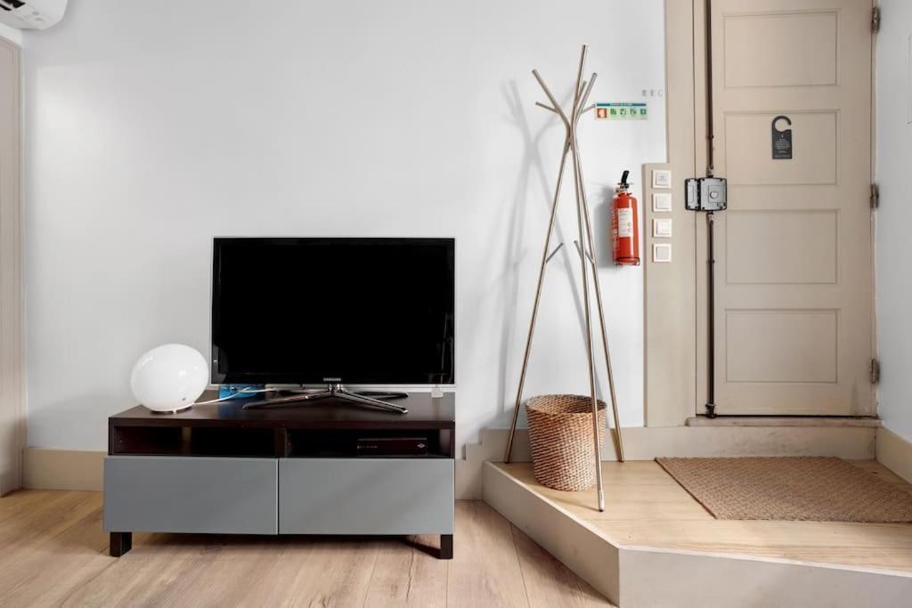 Cozy In Heart Of With Ac! Apartment Lisbon