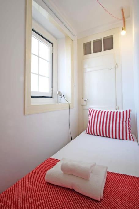 Bh4d With View Heart Of Bairro Alto * Bright 4d * 3+1 Br Apartment