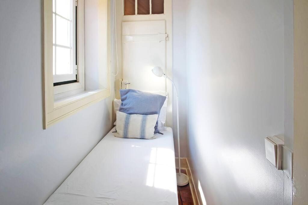 Bh4d With View Heart Of Bairro Alto * Bright 4d * 3+1 Br * Lisbon