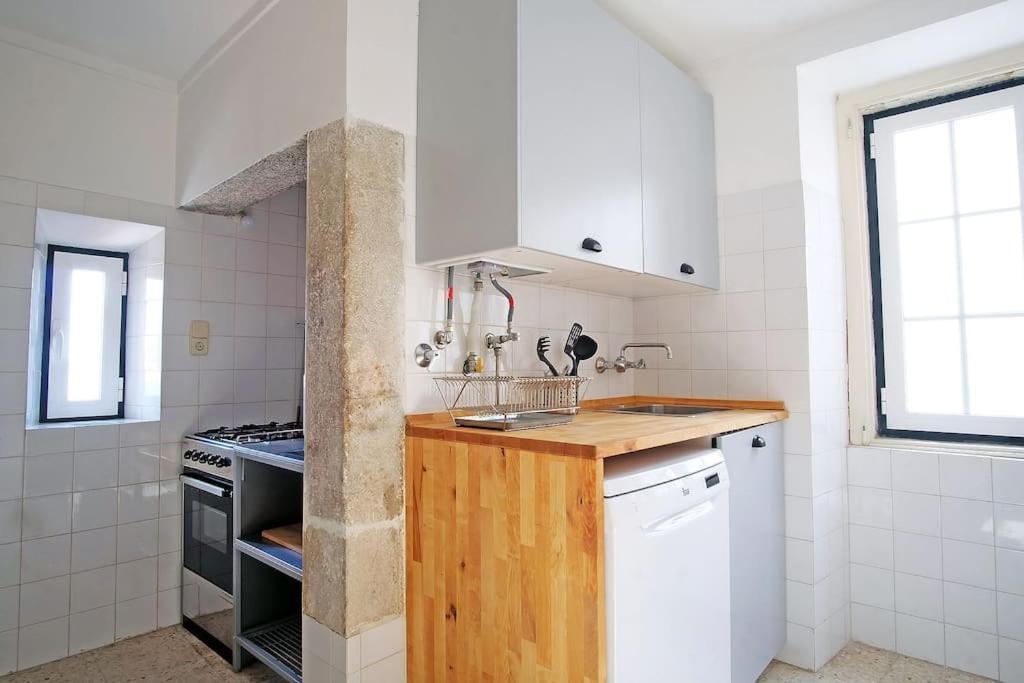 Bh4d With View Heart Of Bairro Alto * Bright 4d * 3+1 Br Lisbon