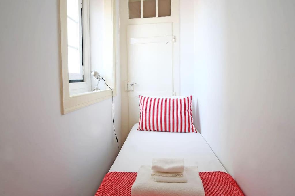Apartment Bh4d With View Heart Of Bairro Alto * Bright 4d * 3+1 Br Lisbon