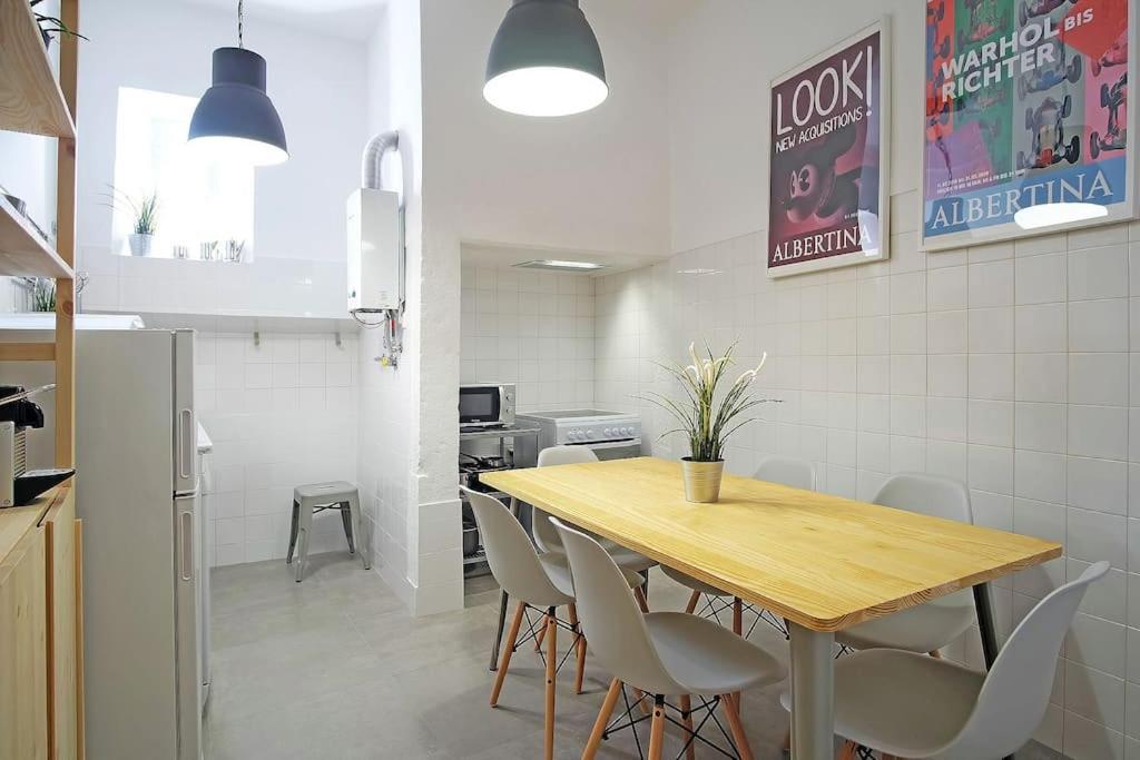 Bh2 Charm In Bohemian Bairro Alto * 4bdr * Old Style Apartment