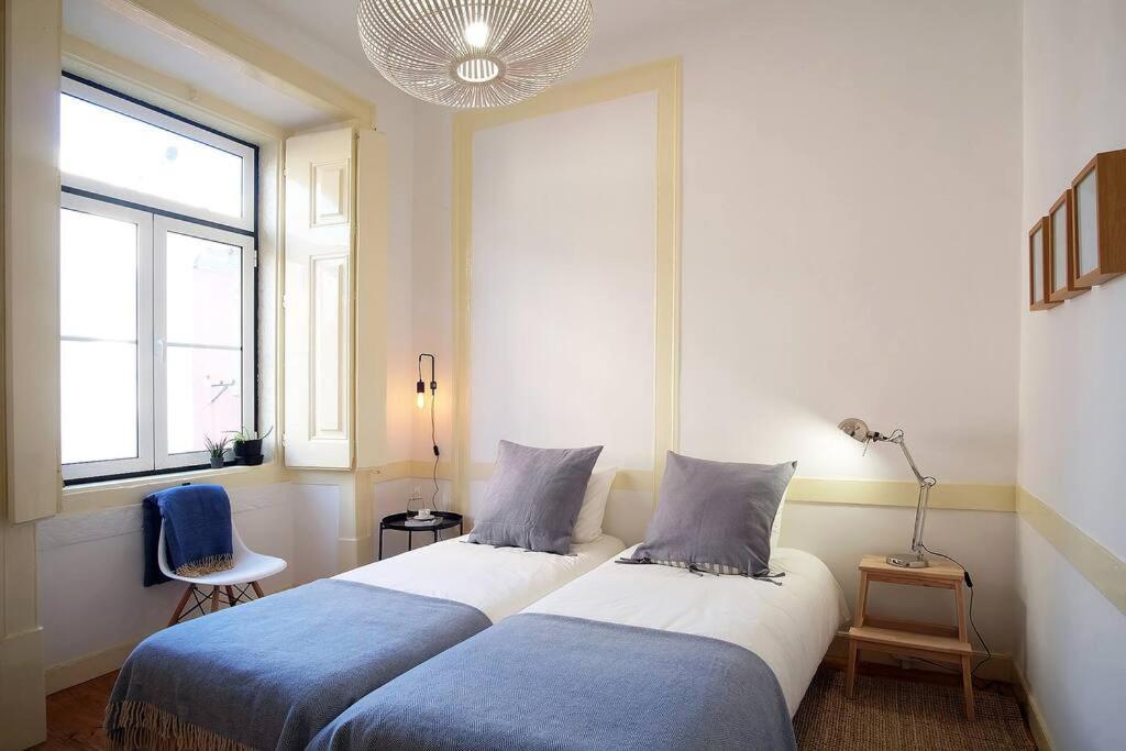 Apartment Bh2 Charm In Bohemian Bairro Alto * 4bdr * Old Style *