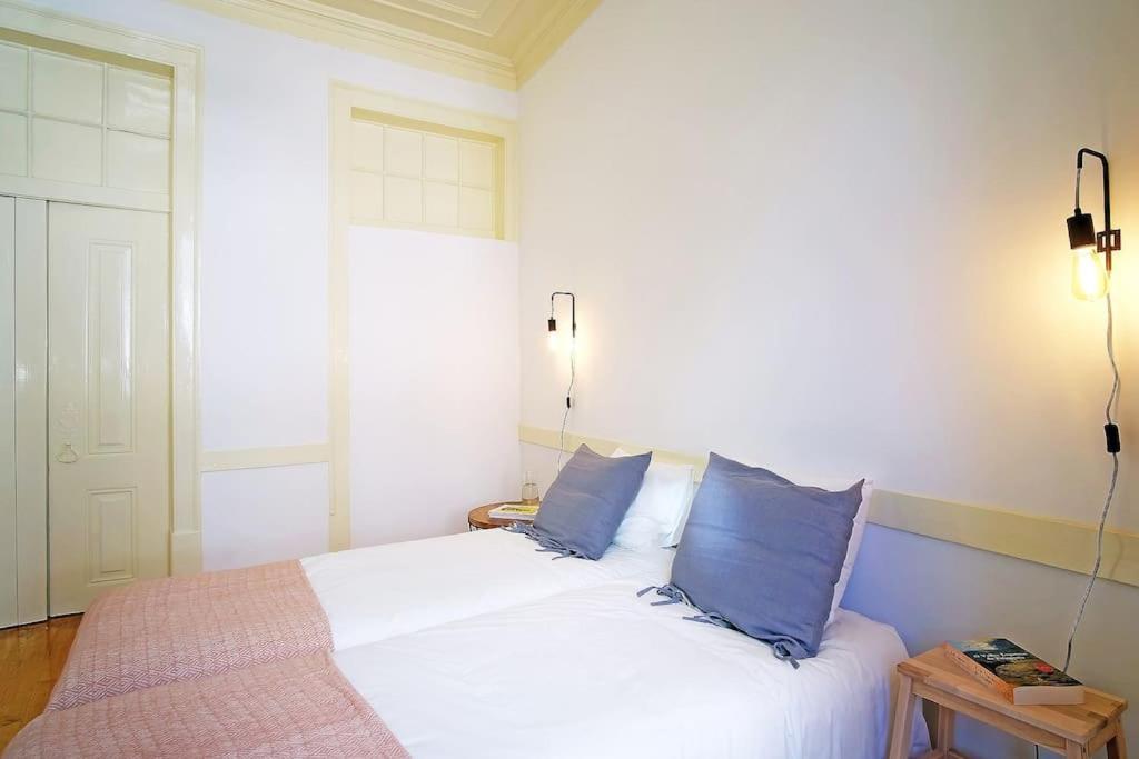 Bh2 Charm In Bohemian Bairro Alto * 4bdr * Old Style * Lisbon