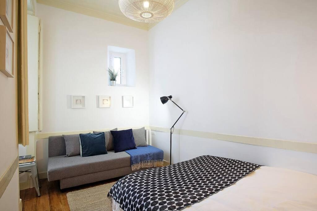 Bh2 Charm In Bohemian Bairro Alto * 4bdr * Old Style Apartment *