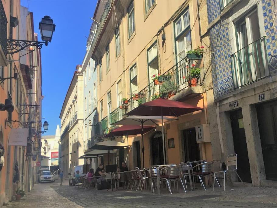 Apartment Bh2 Charm In Bohemian Bairro Alto * 4bdr * Old Style