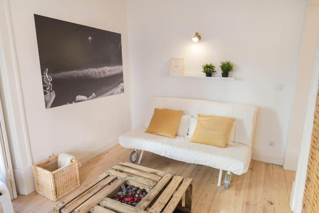 Historical Santos I Apartment Lisbon