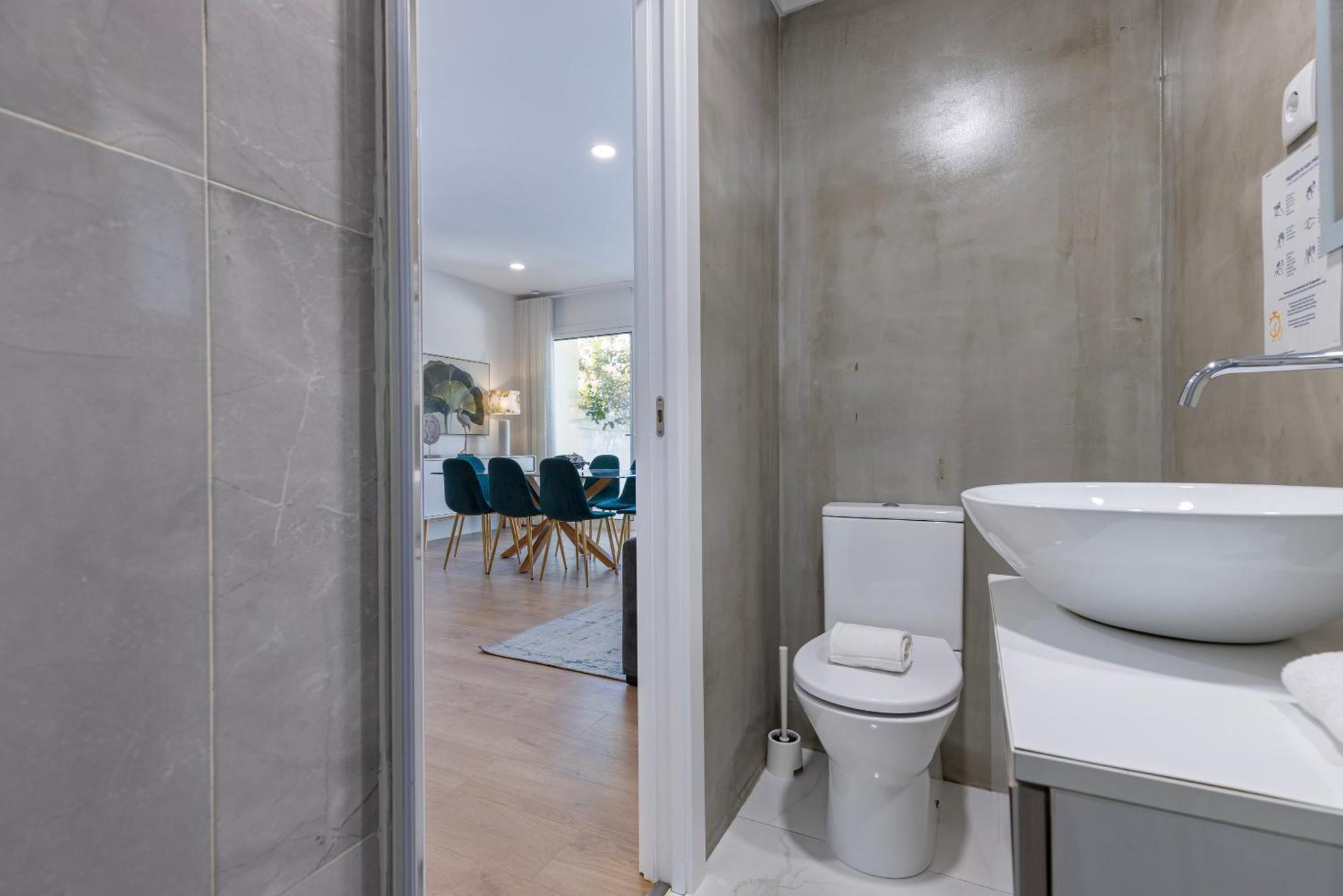 Moderno Com Terraco Lisbon