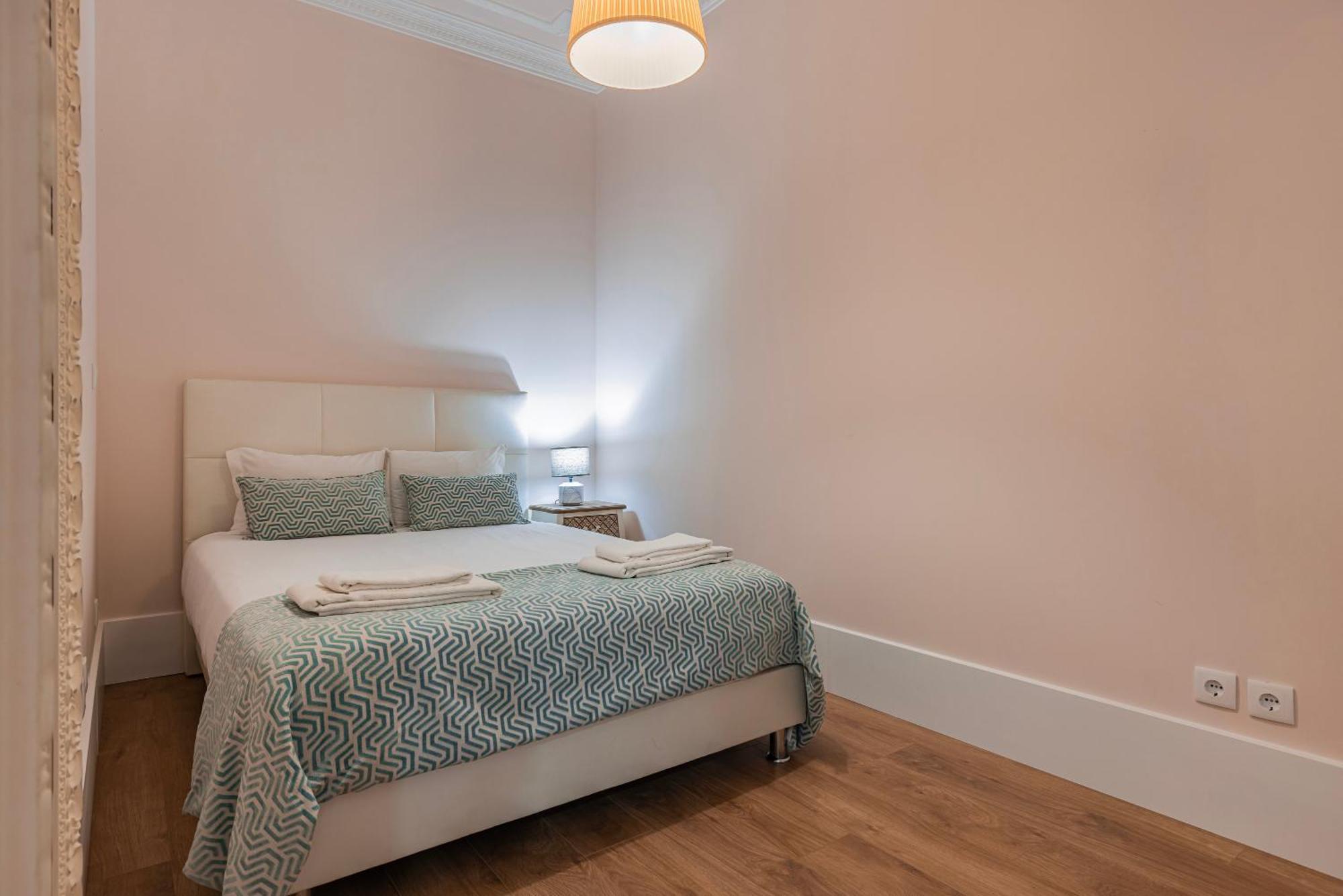 Moderno Com Terraco Apartment Lisbon