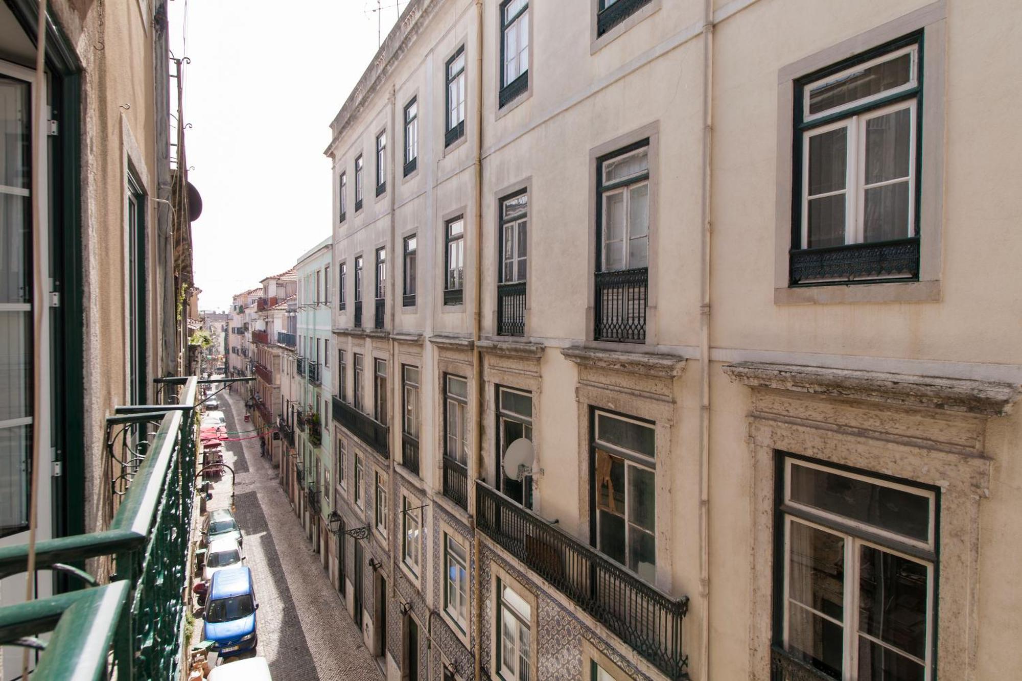 Diario De Noticias By Central Hill Apartments *