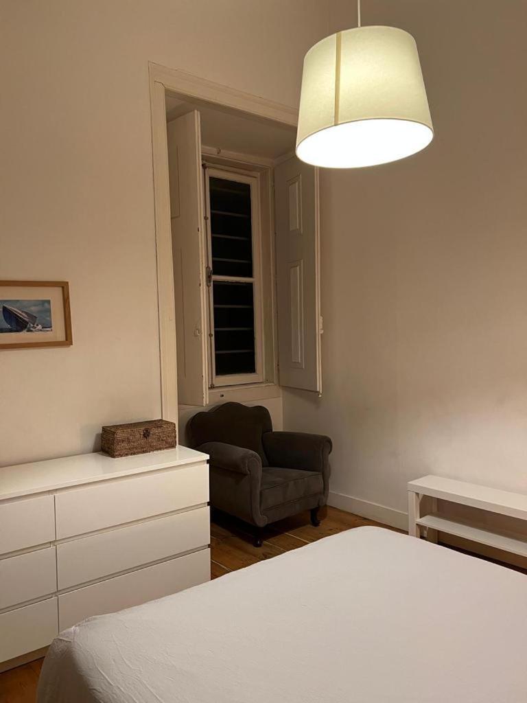 Quarto No Chiado Centro De