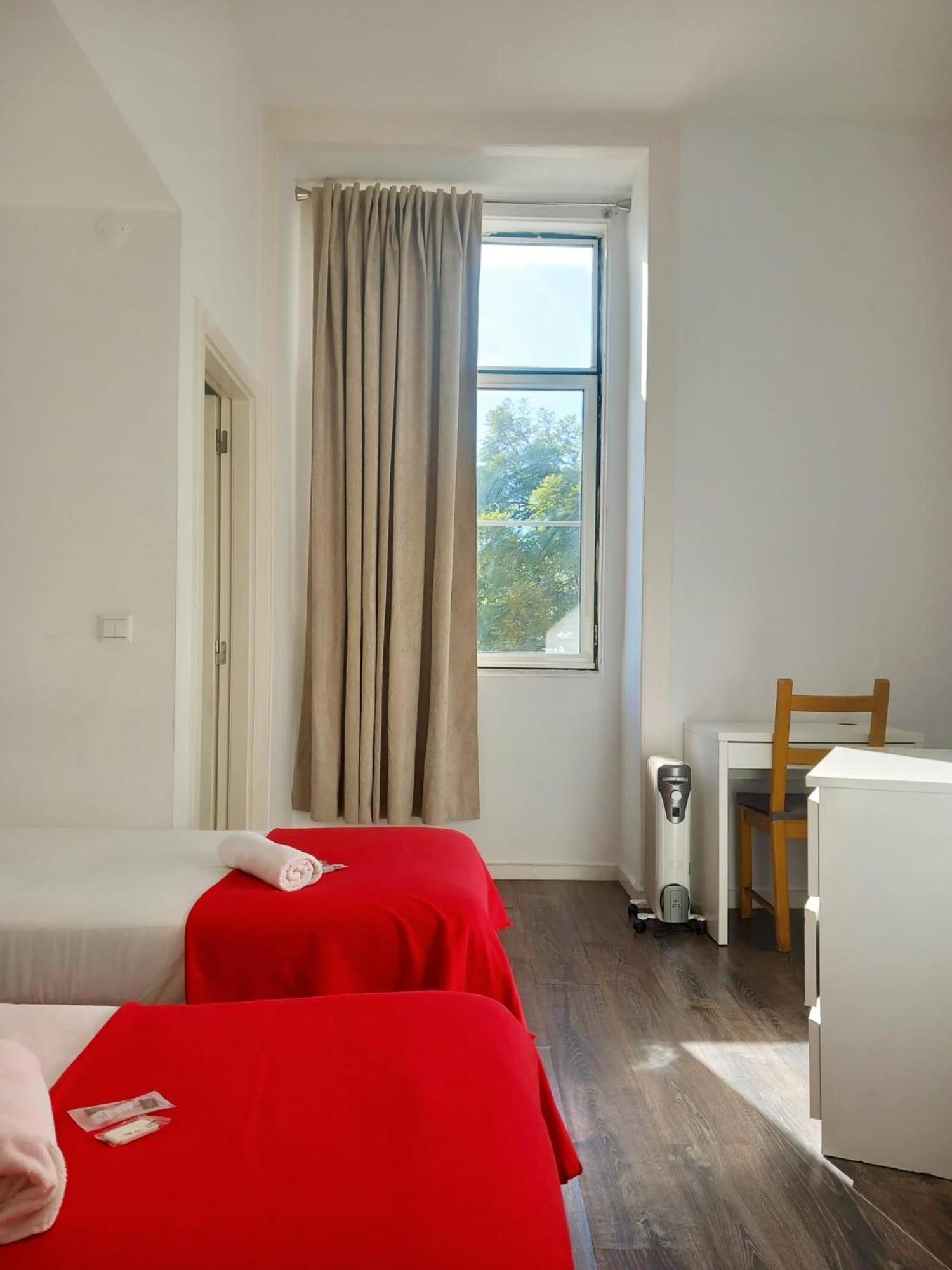 Cais Do Sodre (adults Only) * Lisbon