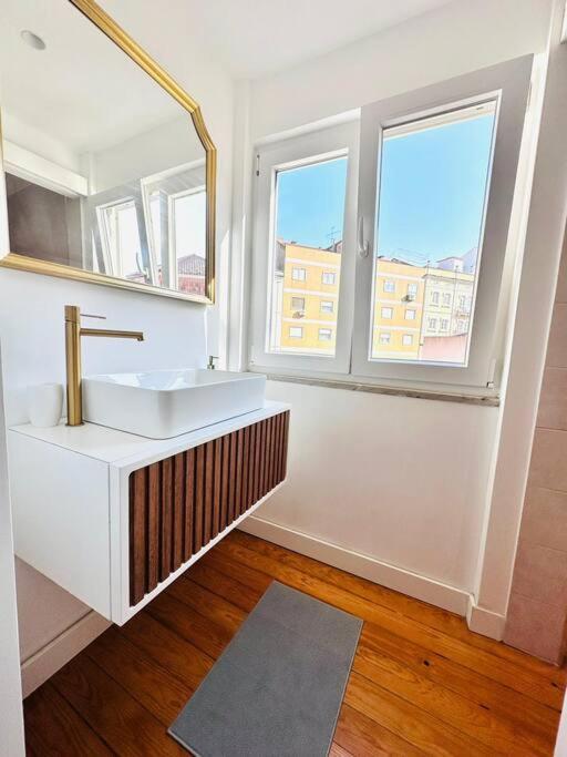 Center Flat For 6 Pp Lisbon