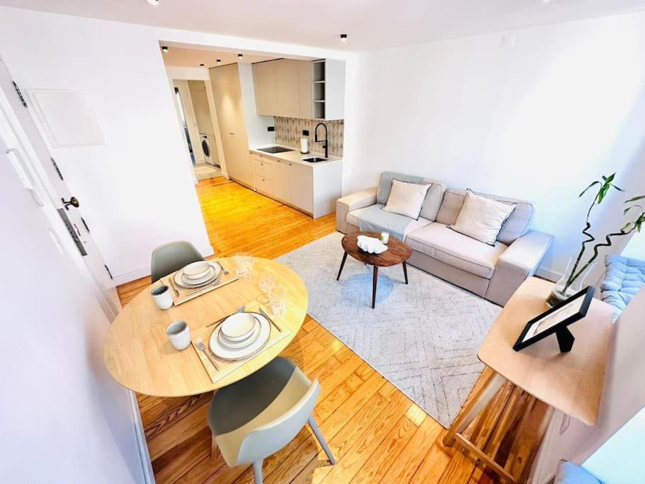 Apartment Center Flat For 6 Pp