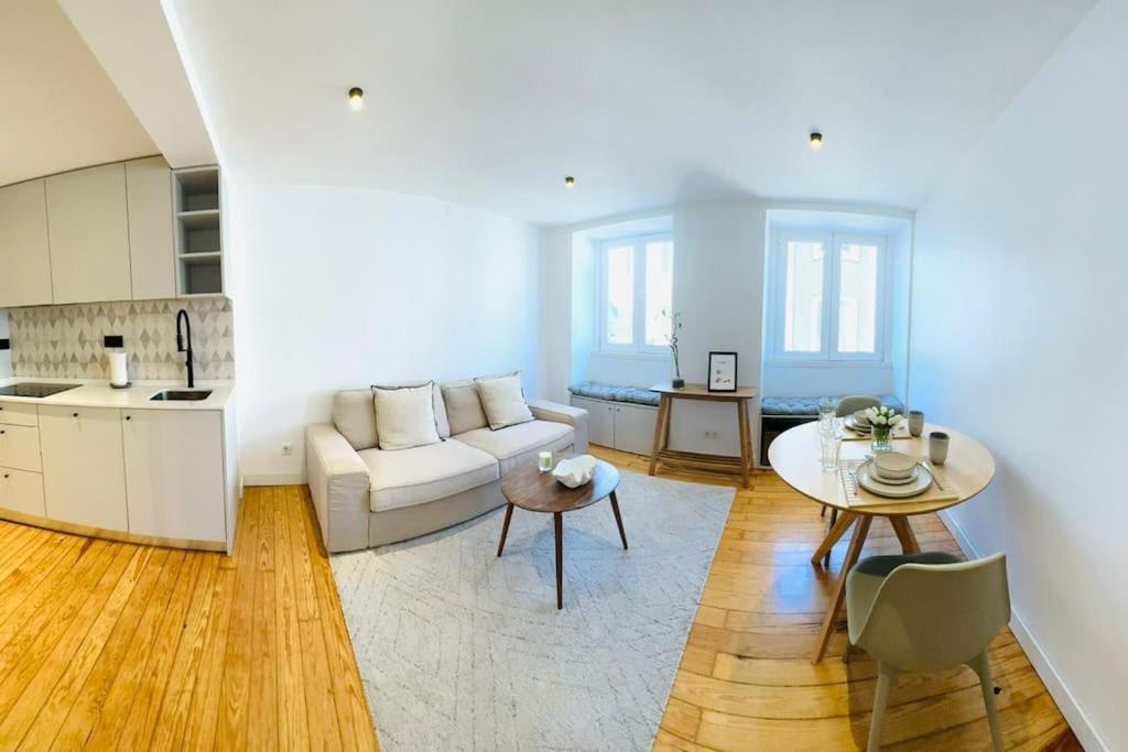 Center Flat For 6 Pp Lisbon