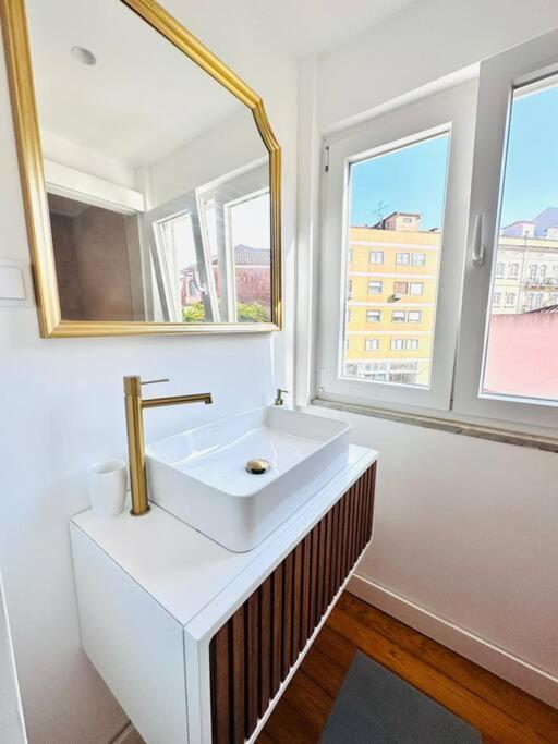 Center Flat For 6 Pp * Lisbon