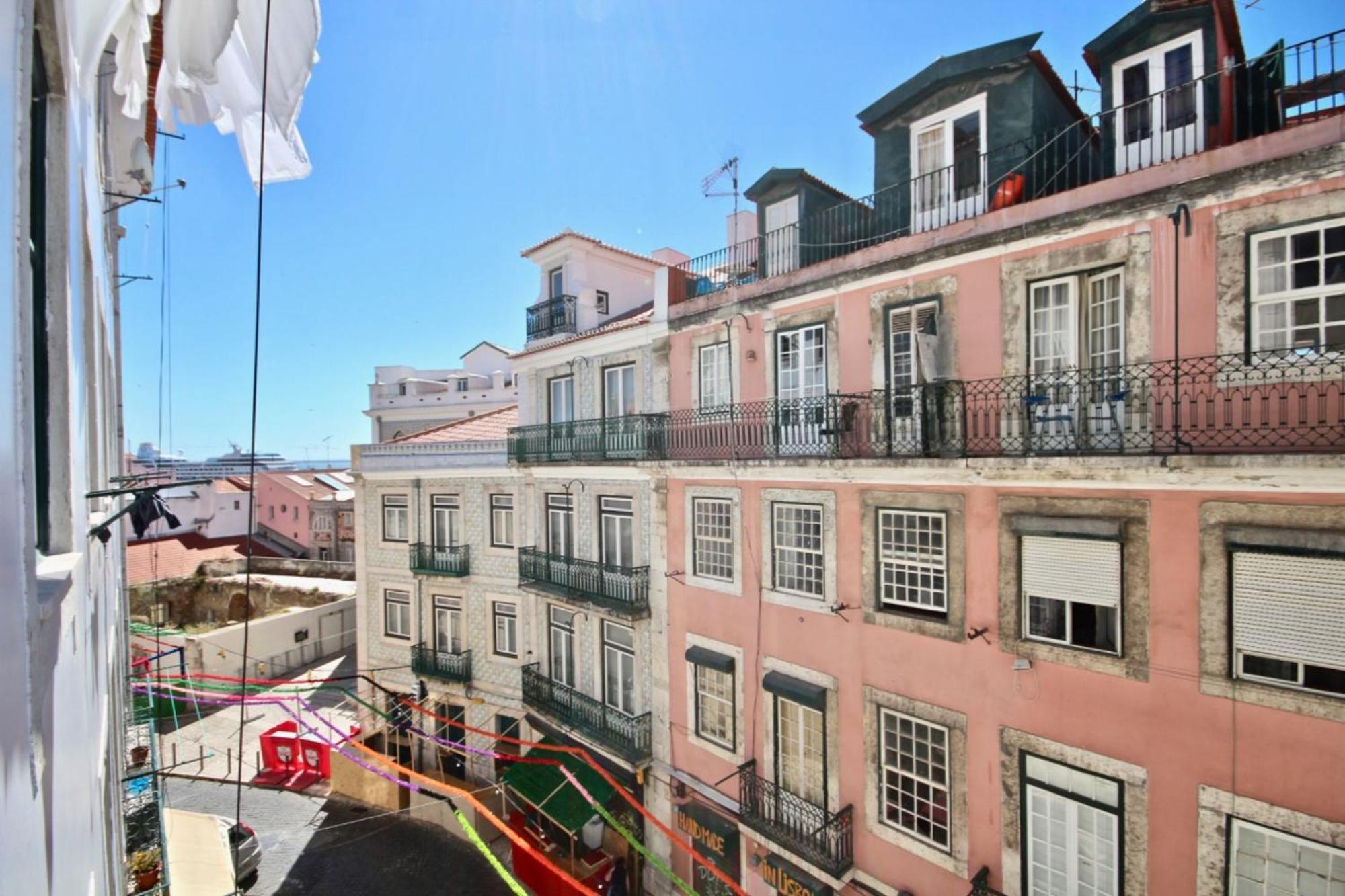 Apartment Akicity Alfama Azure *