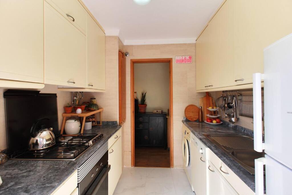 Apartment Charming Ideally Located In Lisbon