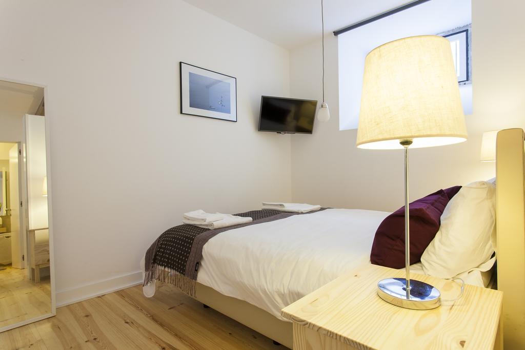 Joivy Cosy 1-Bed Flat With Workspace In Santa Catarina, Moments From Luis De Camoes Sq * Lisbon