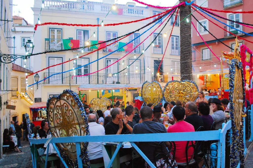 Lov'alfama, At In Lisboa
