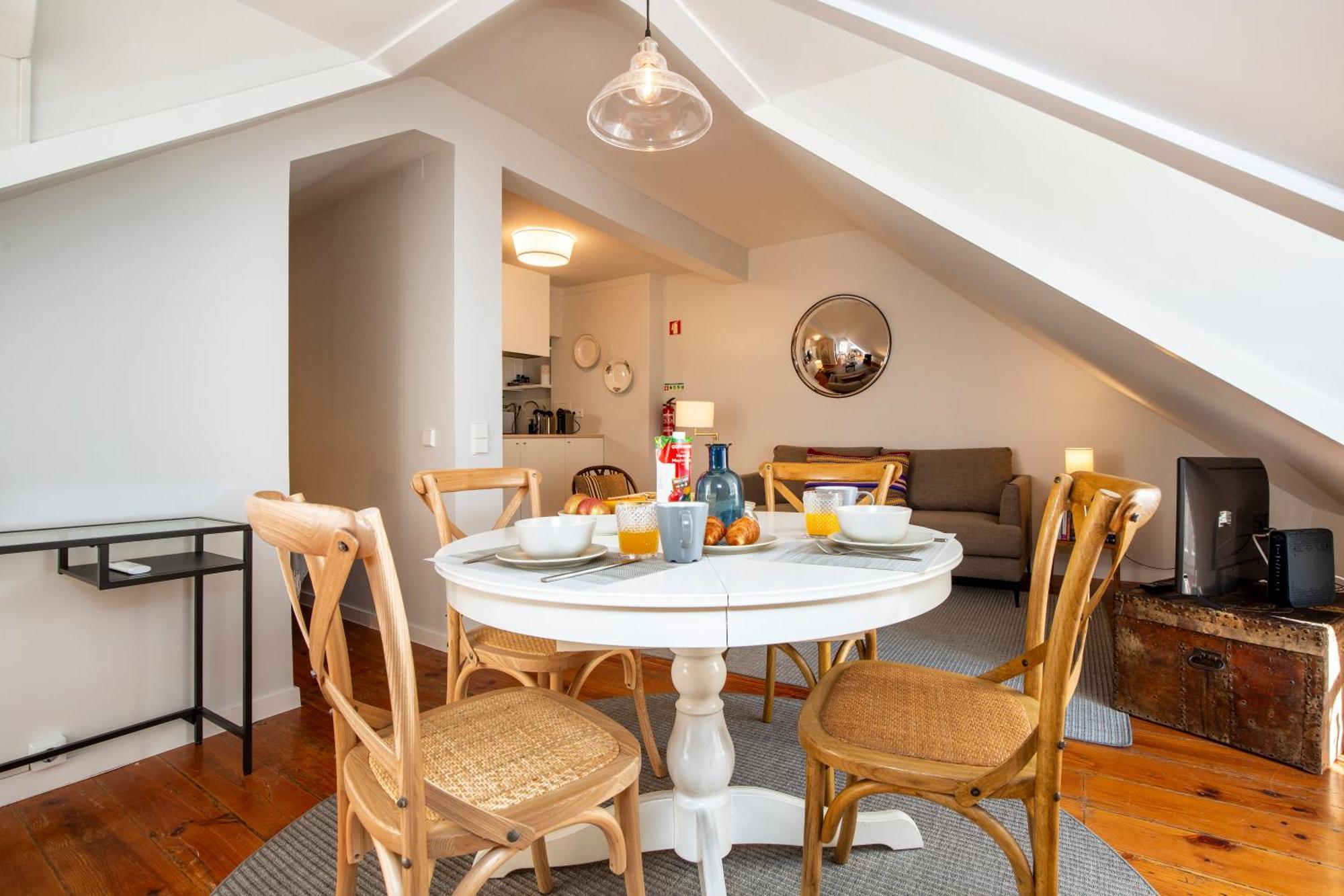 Live Like A Local @ Casa Da Esquina - Wifi & A/c * Lisbon