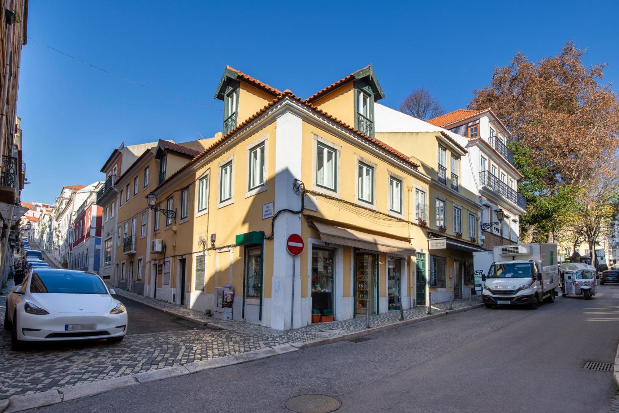 Live Like A Local @ Casa Da Esquina - Wifi & A/c Apartment Lisbon