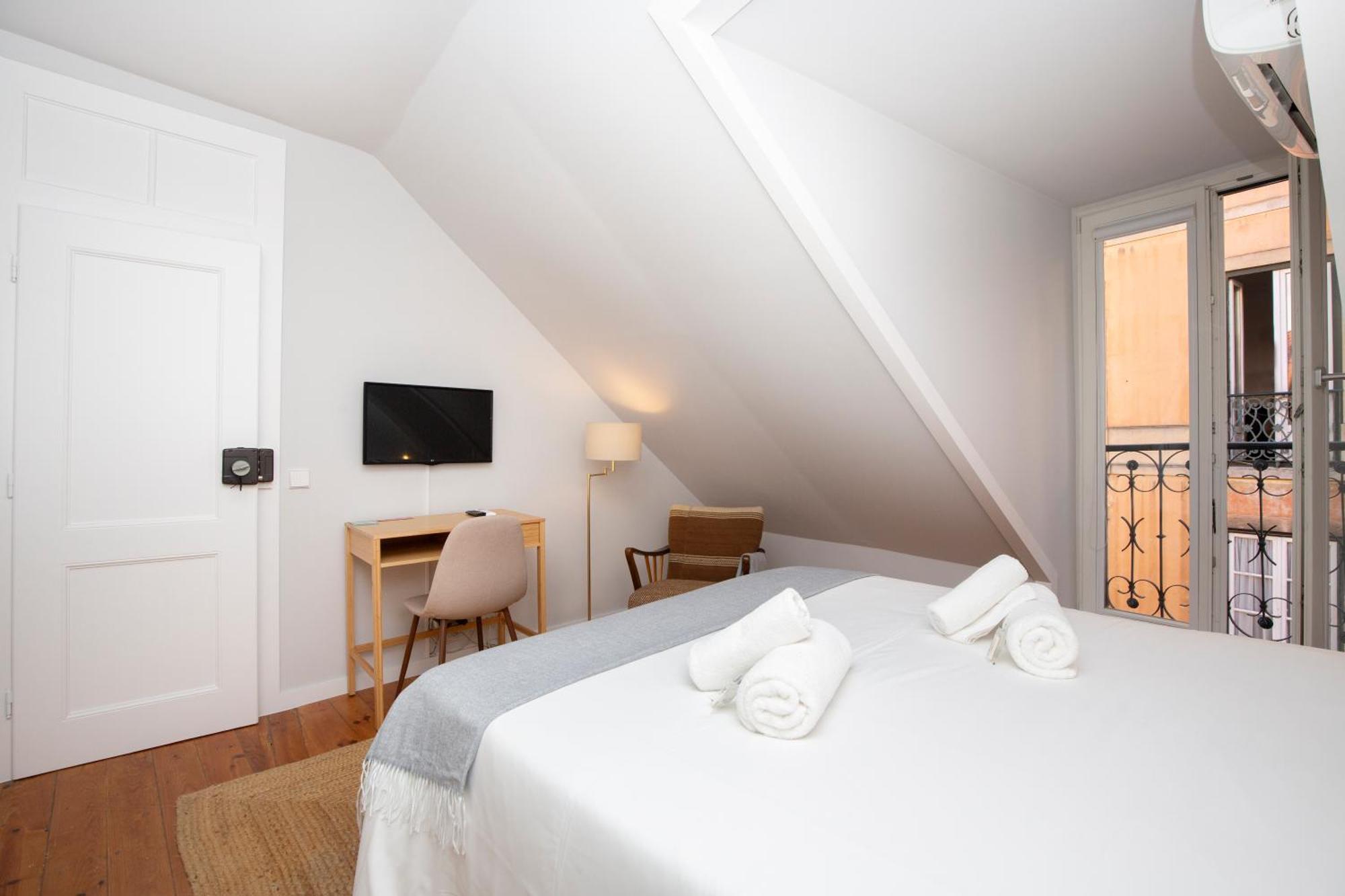 Live Like A Local @ Casa Da Esquina - Wifi & A/c Apartment