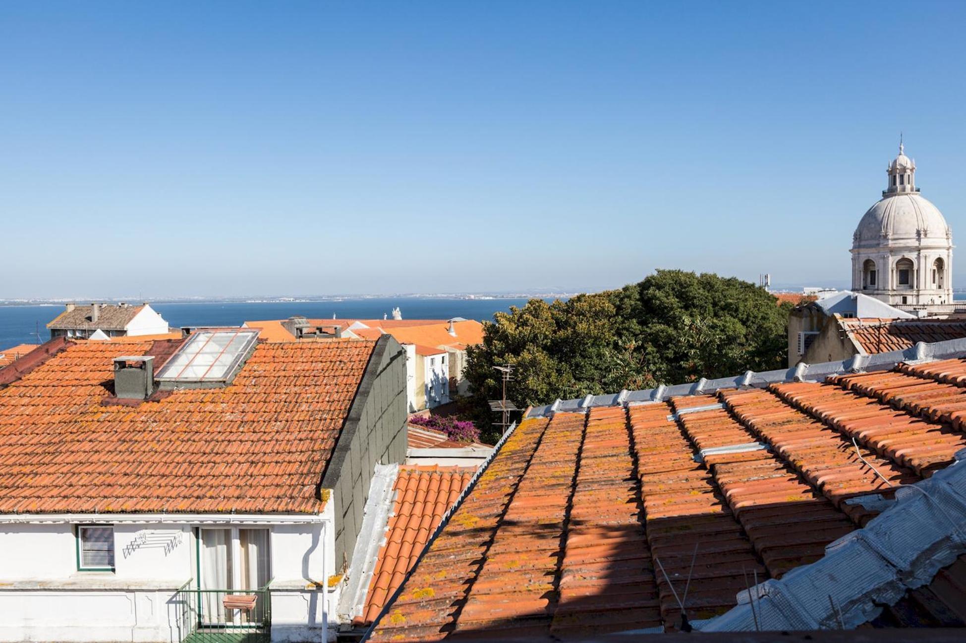 Romantic Gem In Graca Apartment *