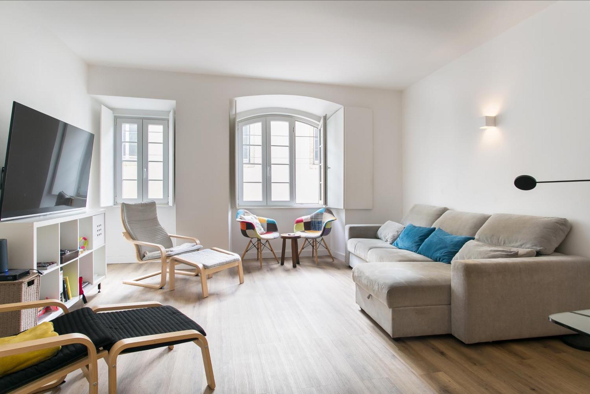 Cozy In Amazing Location! *