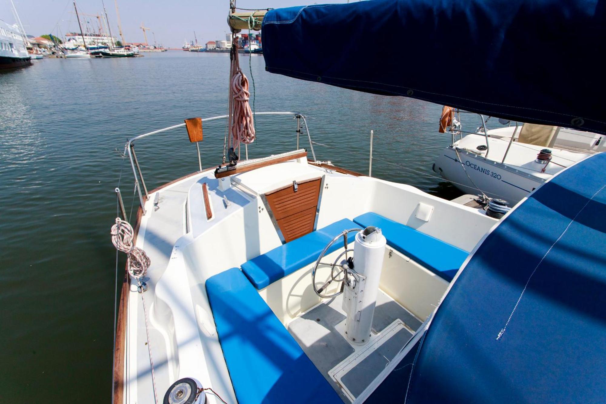 Evamia Boat * Lisbon