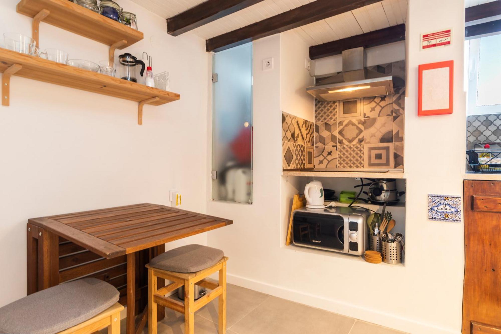 Delightful & Quirky With River Views Apartment *